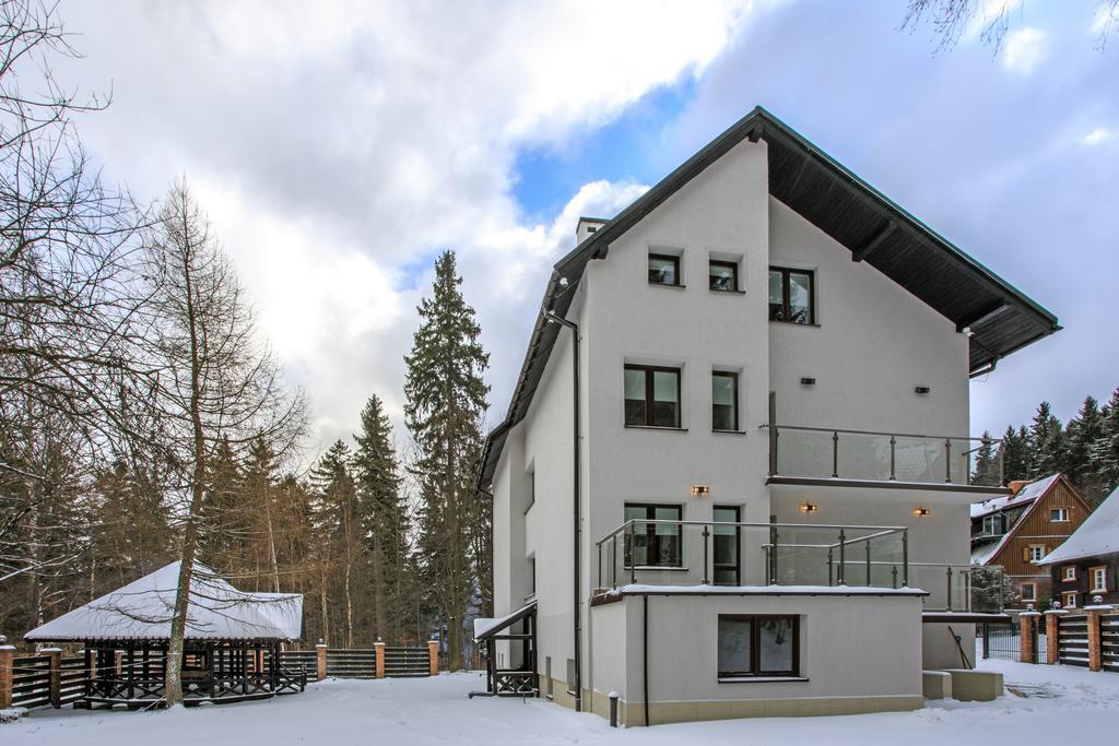 Apartamenty Mistral คาร์ปัตซ์ ภายนอก รูปภาพ
